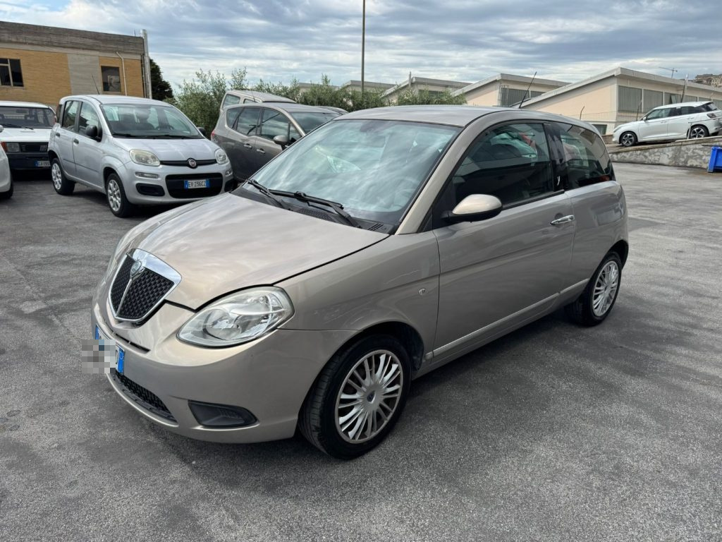 LANCIA Ypsilon 1.4 16V Platino